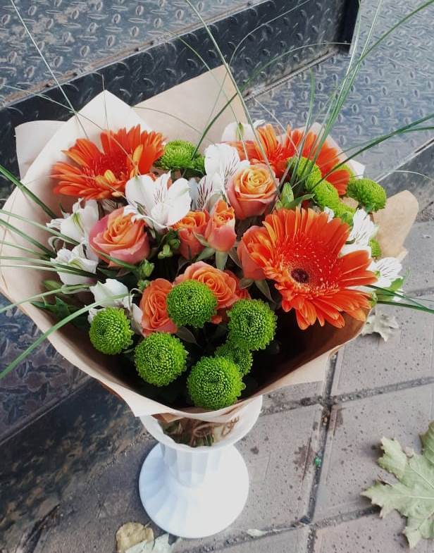 Букет огненно-рыжий в Щучье Букет цветов из: Герберы, Хризантемы, Альстромерии и Розы в Щучье