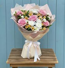 Букет французская меренга в Щучье Букет цветов из:  Гвоздики, Орхидеи и Розы в Щучье