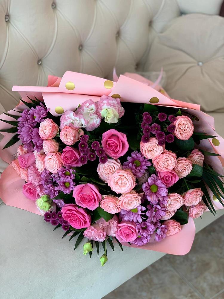 Букет Ваше величество в Щучье Букет цветов из: Хризантемы, Розы и Лизиантусы в Щучье