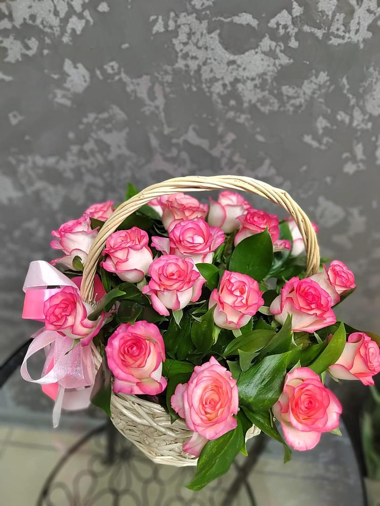 Композиция французская провинция в Щучье Цветочная композиция из Розы в корзине в Щучье