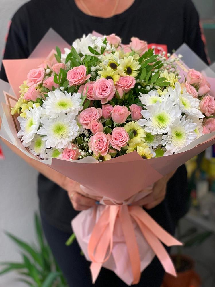 Букет юношеские грезы в Щучье Букет цветов из: Розы и Хризантемы в Щучье