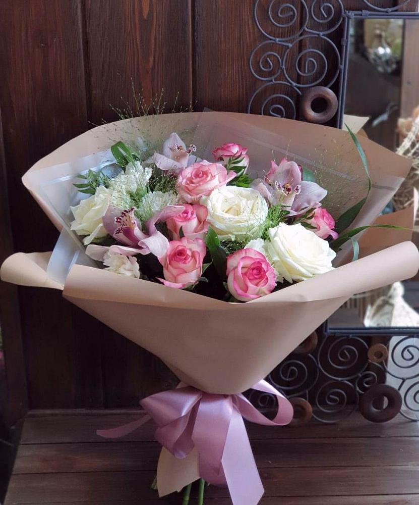 Букет майское утро в Щучье Букет цветов из: Гвоздики, Орхидеи, Розы и Хризантемы в Щучье