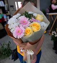 Букет цветов из:  Герберы, Розы и Хризантемы в Щучье