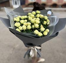 Букет Белые кустовые розы Солинеро в Щучье