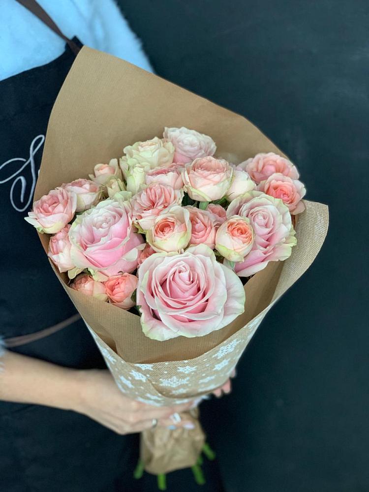 Букет ванильный зефир в Щучье Букет цветов из: Хризантемы и Розы в Щучье