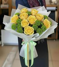 Букет сочно-зеленый в Щучье Букет цветов из:  Хризантемы и Розы в Щучье