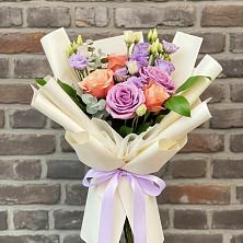 Букет цветочные ноты в Щучье Букет цветов из:  Лизиантусы и Розы в Щучье