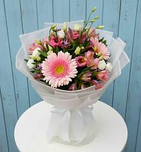 Букет прохладный бриз в Щучье Букет цветов из:  Герберы, Альстромерии и Лизиантусы в Щучье