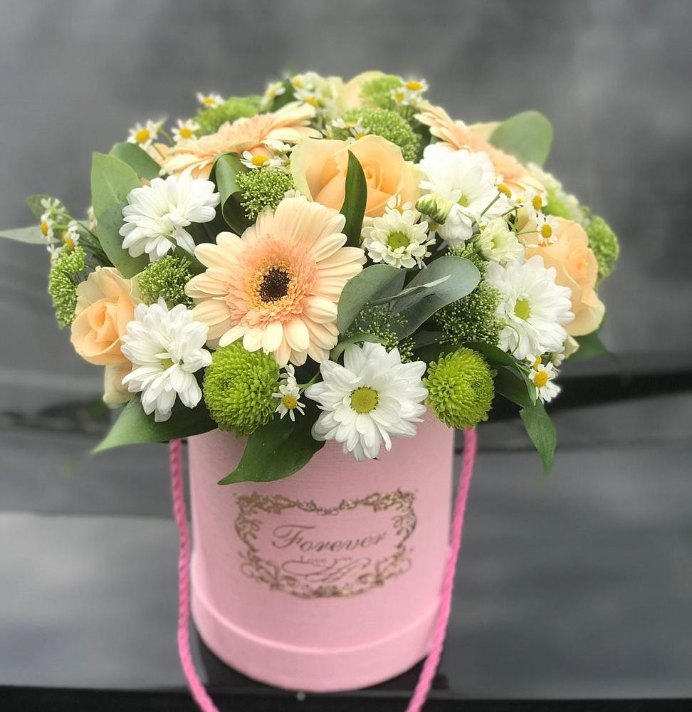 Композиция маленькая прелесть в Щучье Цветочная композиция из Розы, Герберы и Хризантемы в шляпной коробке в Щучье