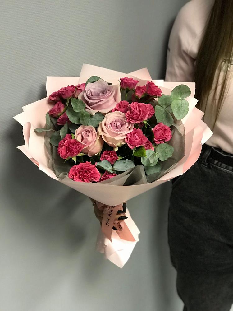 Букет восхищение в Щучье Букет цветов из: Гвоздики и Розы в Щучье