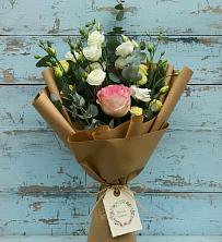 Букет нежный привет в Щучье Букет цветов из:  Розы и Лизиантусы в Щучье