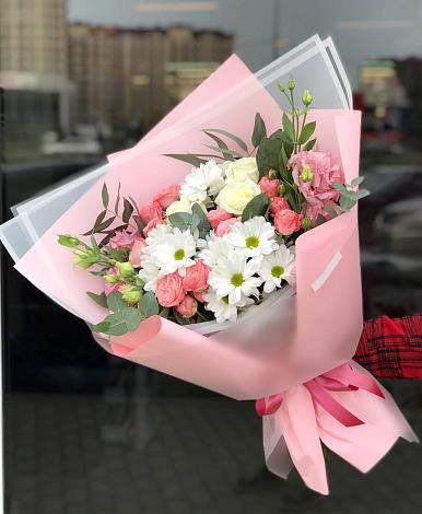 Букет цветов из: Розы, Лизиантусы и Хризантемы в Щучье